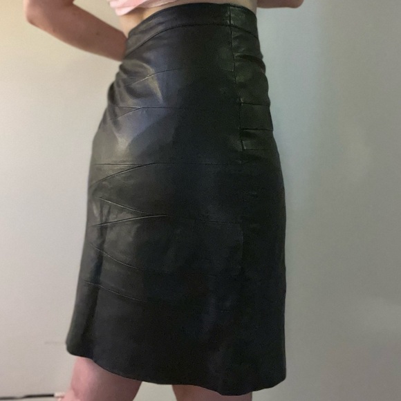 Linea Domani Leather Skirt 8 - Picture 7 of 9
